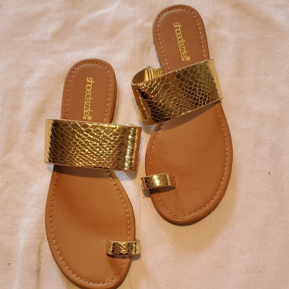 Shoe Dazzle Sophia Gold Slide Toe Sz. 8 Sandals - Picture 3 of 6